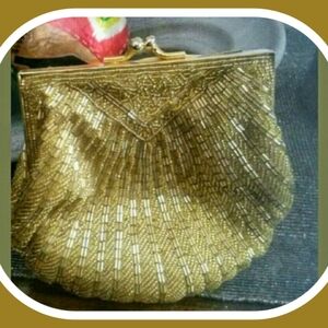 WOMANS~VINTAGE~GOLD BEADED BAG